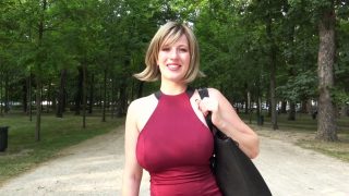Que de surprises pour Milena, 28ans ! (Milena) [JacquieetMichelTV]