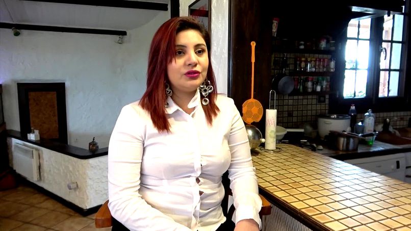 [JacquieetMichelTV] Juliana (25 years old, very caliente barmaid! / 03.17.2021)