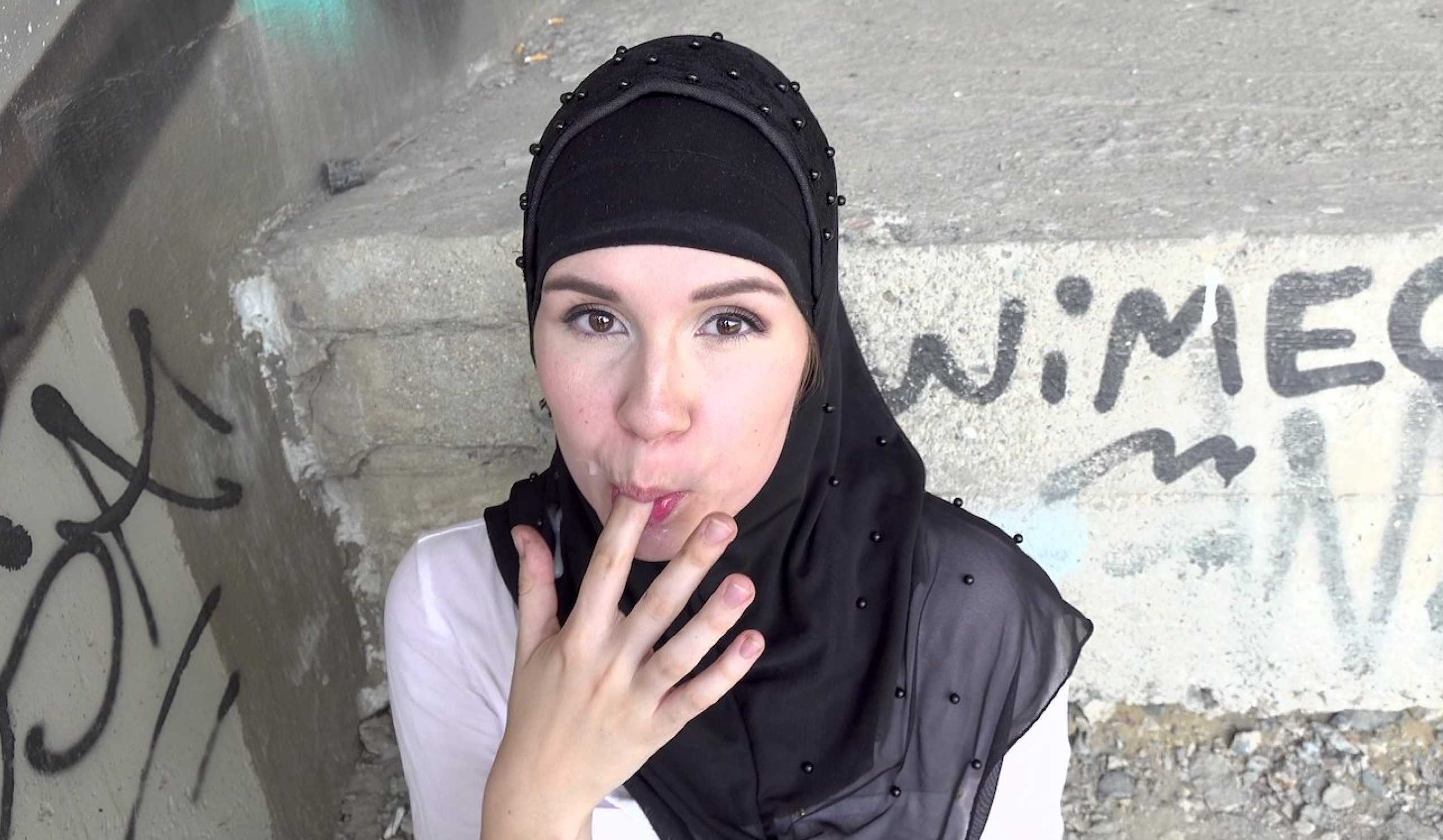 [SexWithMuslims] Izzy Dark (Outdoor quickie with muslim wife / 07.23.2021)