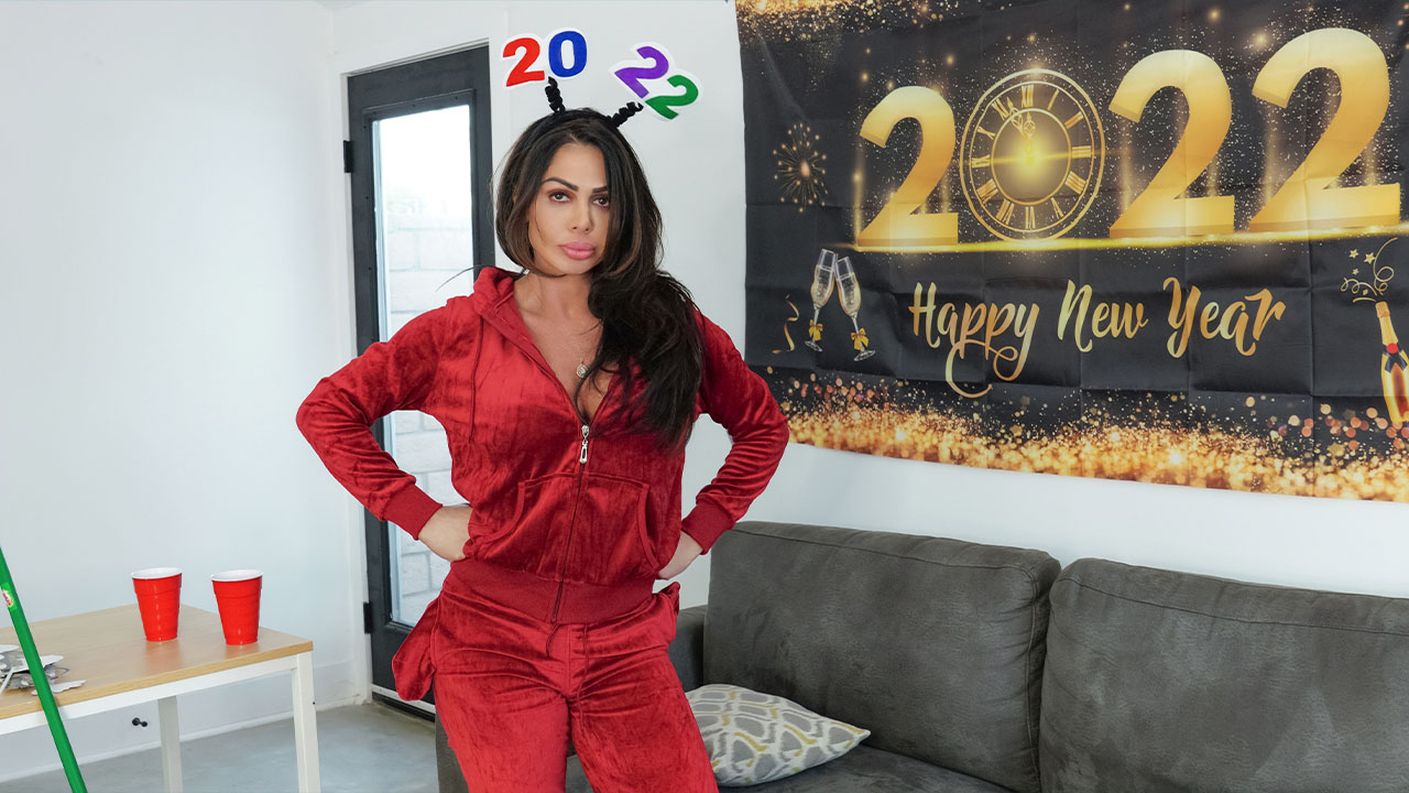 [PervMom] Nina Dolci (Fighting the Urge / 12.26.2021)