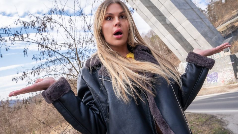 [PublicAgent] Zlata Shine (The Hitchhiking Bouncing Boobs / 09.29.2022)