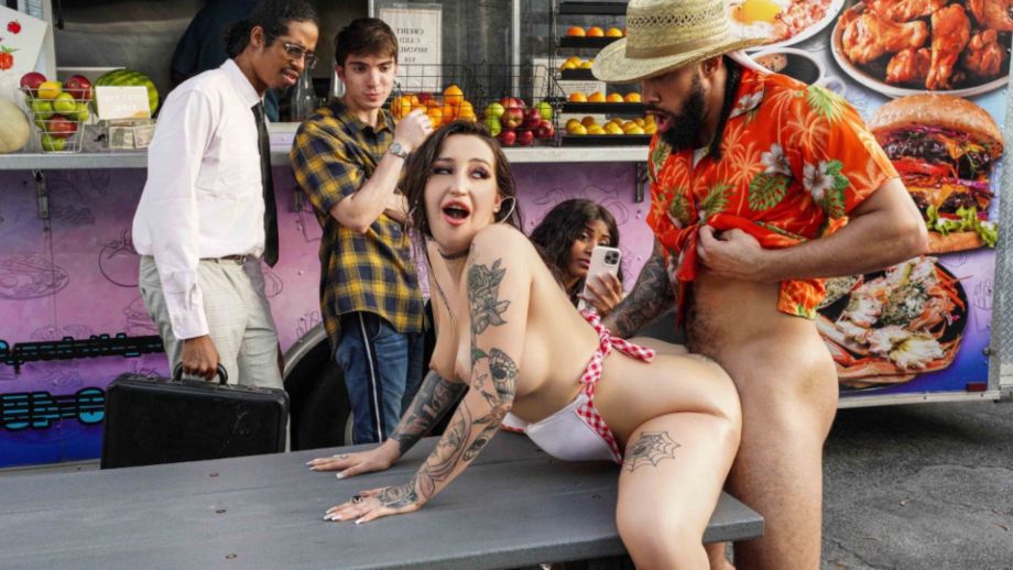 [BrazzersExxtra] Anna Chambers (Food Truck Serves Big Oily Ass / 07.04.2024)