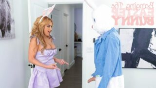 [MomWantsCreampie] Taylor Vixxen (Banging The Easter Bunny – S6:E6 / 04.02.2025)